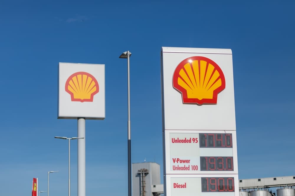 Shell's Carbon Offset Exit: Selling Off Nature-Based Projects Amid Market Woes